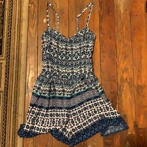 Romper from Hollister. Worn once. No stains or holes.